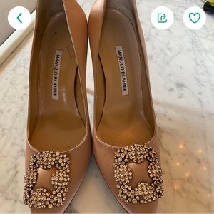 Manolo Blahnik Hangisi heels